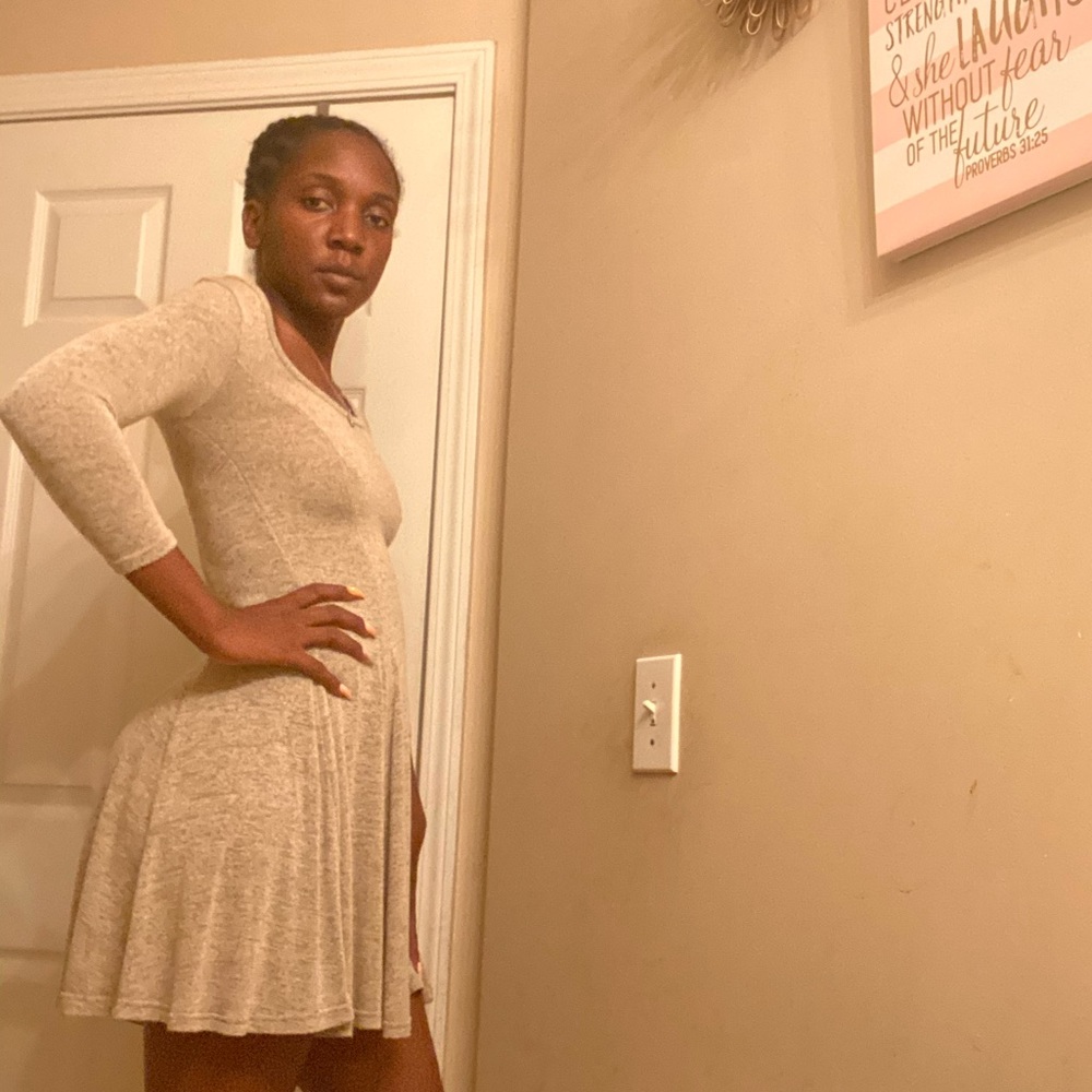 Brownish/Gray Flowing Dress